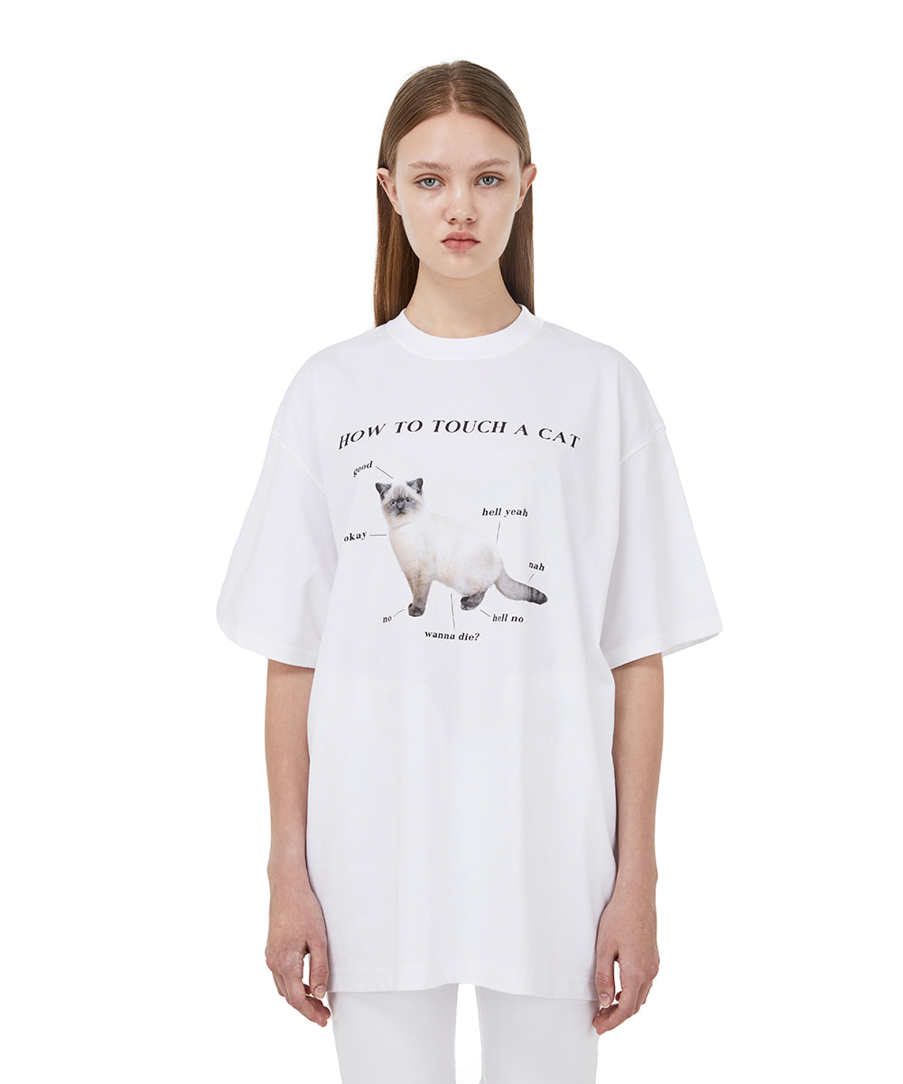 [i-ts21-007] Cat Guide T-Shirt_WH